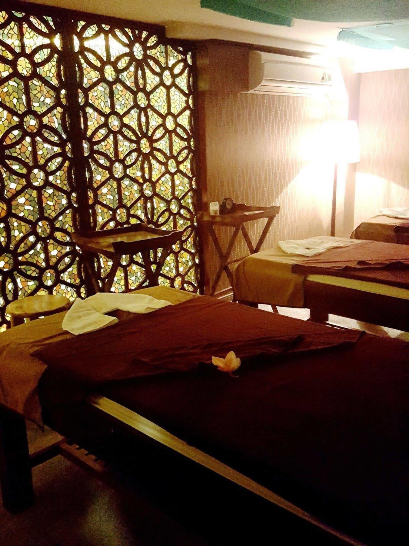 Hanoi Emerald Waters Hotel & Spa Exteriör bild
