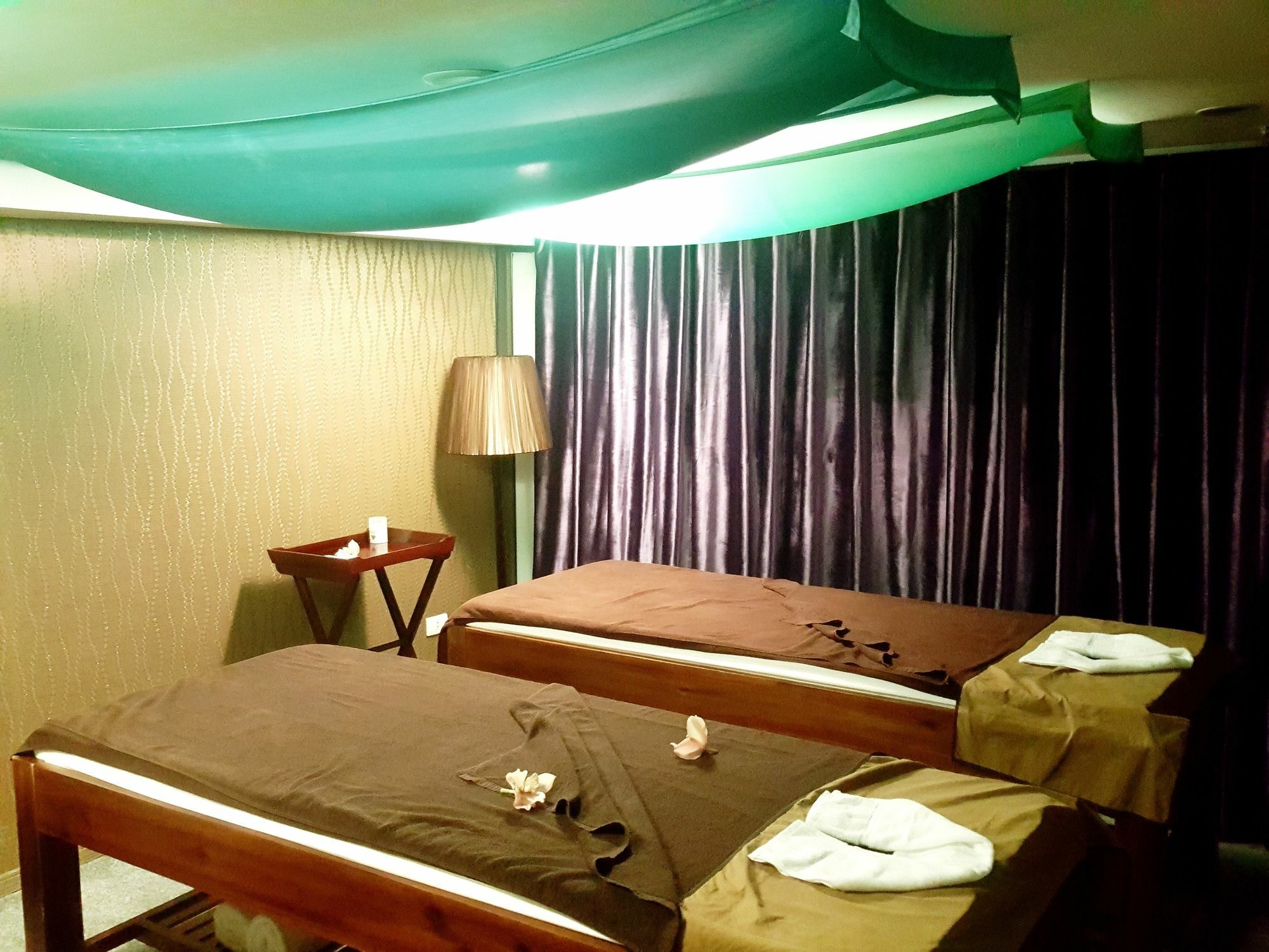 Hanoi Emerald Waters Hotel & Spa Exteriör bild