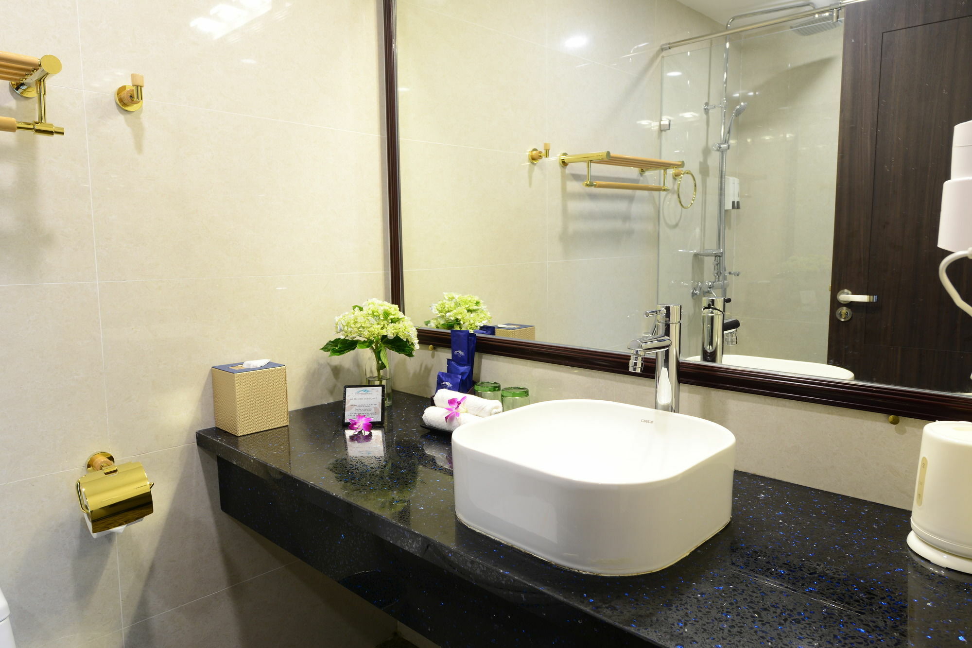 Hanoi Emerald Waters Hotel & Spa Exteriör bild